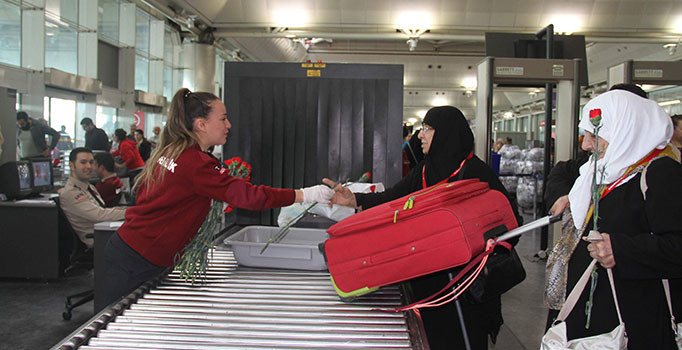 Atatürk Havalimanı’nda kadınlar günü sürprizi