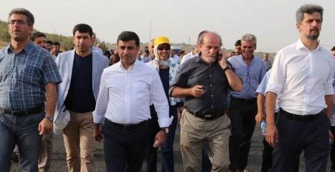 Selahattin Demirtaş Cizre'ye
giremeyince geri döndü