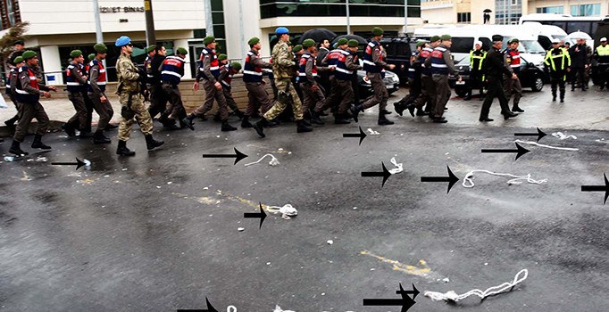 Darbeci askerlere idam ipi attılar