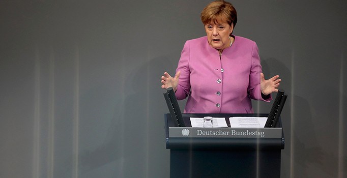 Merkel'den açıklama: Nazi benzetmesi son bulmalı