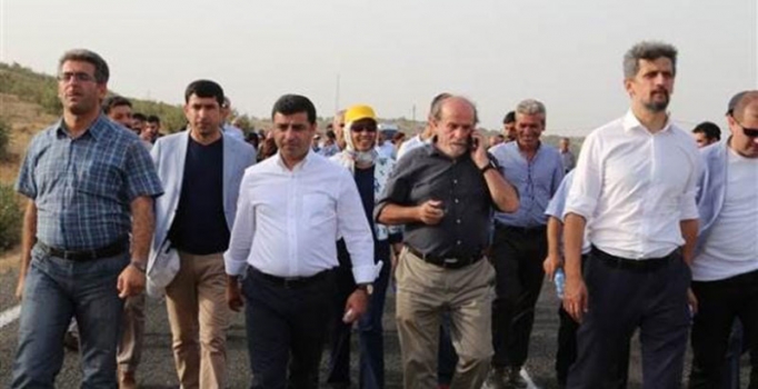 Cizre'ye yürüyen HDP heyetine İdil'den çıkış izni yok