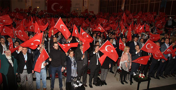 Alman Federal Mahkemesi miting için hükümeti işaret etti