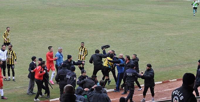 Yozgat'ta amatör maçta kavga çıktı