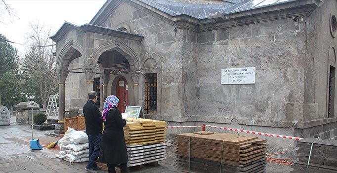 Kayseri'de YGS öncesinde türbelerde yoğunluk | Kayseri haberleri