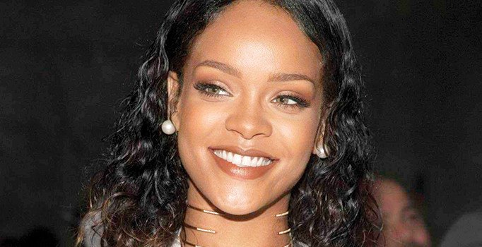 Kabak Rihanna’ya patladı