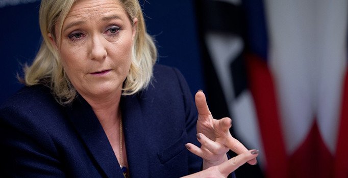 Fransa'da aşırı sağcı Le Pen de tartışmaya katıldı: Biz niye hoşgörülü olalım?