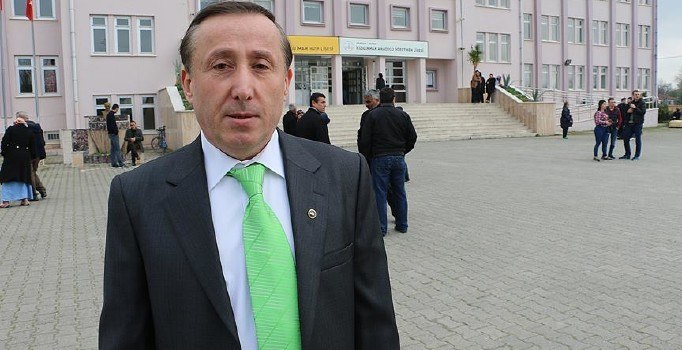 Samsun'da yaşayan ilkokul öğretmeni 36 yıldır aralıksız sınava giriyor