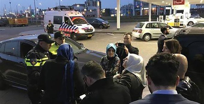 Bugünkü gazete manşetleri: Başlıklarda Hollanda'ya ortak tepki | 12 Mart 2017