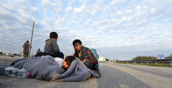 Avusturya, Macaristan'a
giden A4 otoyolunu kapattı