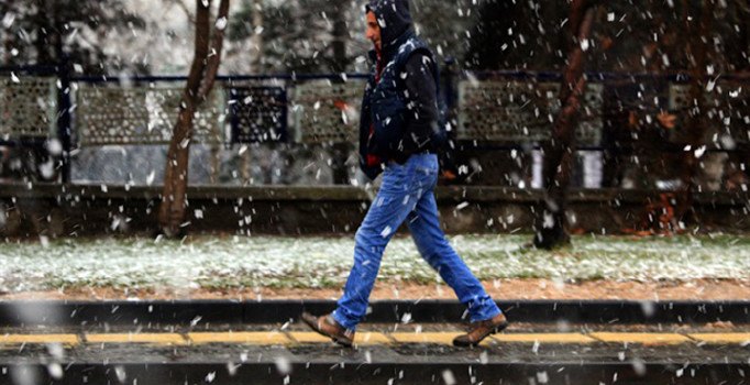 Meteoroloji'den beklenen haber geldi kar geliyor! İstanbul'a kar ne zaman yağacak?