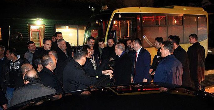 Cumhurbaşkanı Erdoğan'dan minibüs durağına ziyaret
