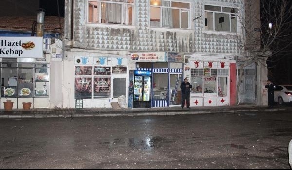 Karaman'da sobaya dökülen benzin bomba gibi patladı: 3 yaralı