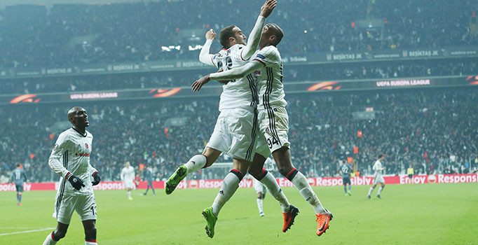 Cenk attı, Vodafone Arena’da sirtaki çaldı