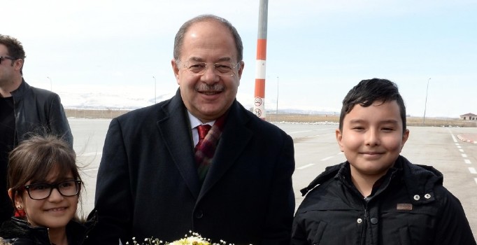 Bakan Akdağ: FETÖ'cüler Avrupa'da cirit atıyor