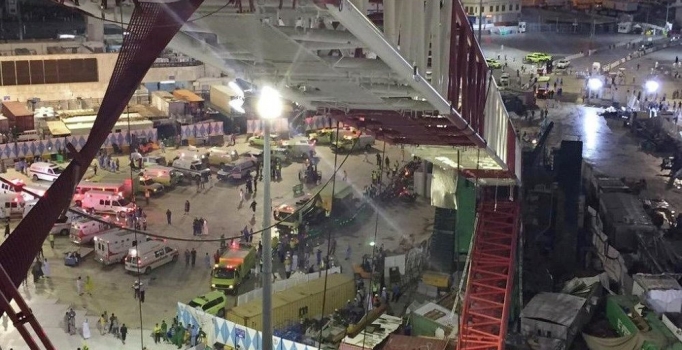 Kabe'deki vinç faciasının izleri ortaya çıktı