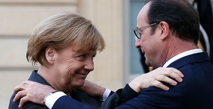 Hollande, Merkel'e destek çıktı