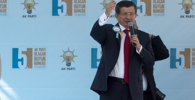 AK Parti Kongresi'nde Davutoğlu konuştu