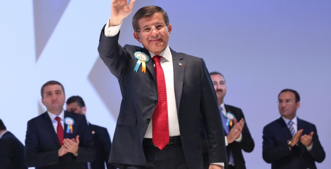 Davutoğlu yeniden AK Parti'nin Genel Başkanı