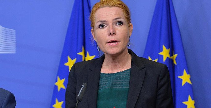 Danimarka'da yabancılara yönelik sertleştirmeleri kutlayan bakan olay oldu