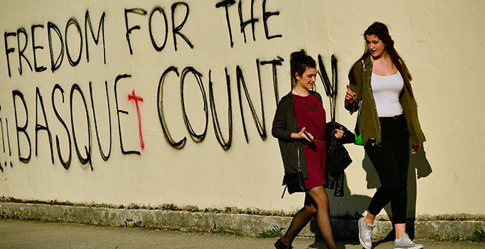 İspanya: ETA mağlubiyetini küçültmek için medyatik işler yapmak yerine özür dilesin