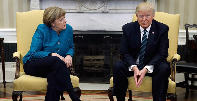 Trump, Merkel'in elini neden sıkmadı?