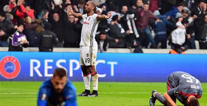 Yunan basını Arena'daki Sirtakiyi konuşuyor...