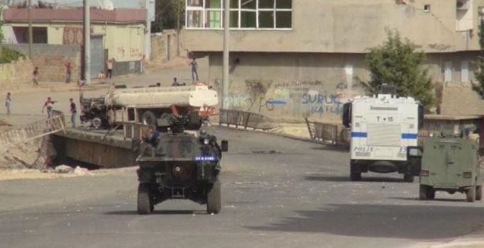 Nusaybin'de polise bombalı saldırı!