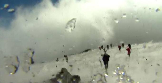 Etna Yanardağı BBC çekiminde patladı | Video izle