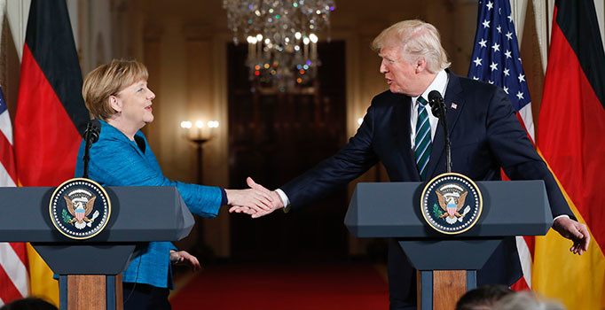 Trump: Yalan haberlerden duyduklarınıza karşın, Merkel'le harika bir görüşme gerçekleşti