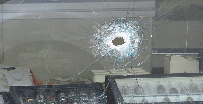 Ataşehir'de kuyumcu soygunu: 2 yaralı