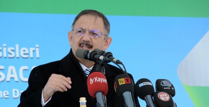 Bakan Özhaseki: Bayrak ve ezan için canımızı veririz