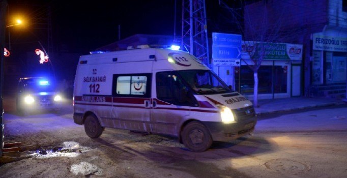 Suriye’de 4 kişilik bir ailenin oturduğu ev vuruldu