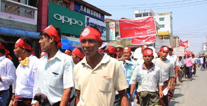 Myanmar'da Arakanlı Müslümanlara vatandaşlık protestosu