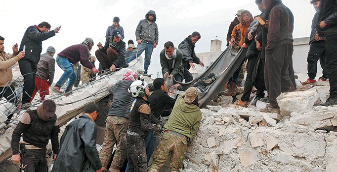 Camiden kaçanları ikinci kez bombalamışlar