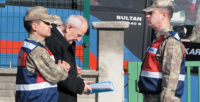 Komando tugayına darbeci generalden sır ziyaret