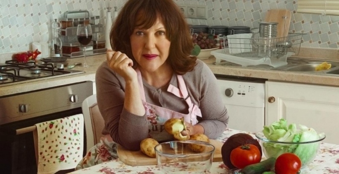 Sumru Yavrucuk 
54 yaşında anne oldu