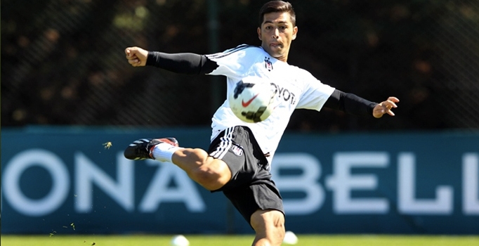 Sezer Öztürk'ten Fenerbahçe formalı paylaşım Beşiktaş taraftarını çıldırttı