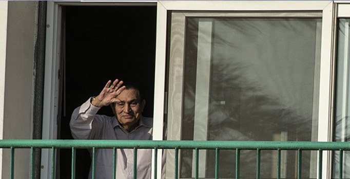 Mısır'ın devrik lideri Mübarek evine döndü