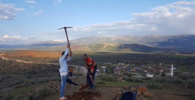 Afrin kasabasında açılan PKK bayrağı gerilime neden oldu