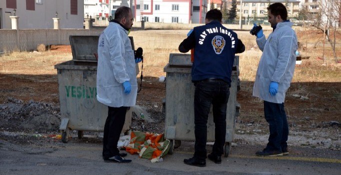 Kahramanmaraş'ta iki günlük bebeği çöpe attılar