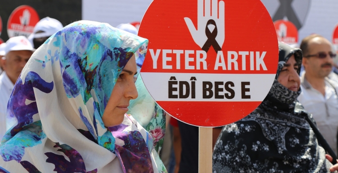 Diyarbakır'da 600 STK'dan PKK'ya "silah bırak" çağrısı