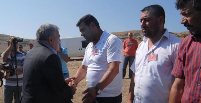 HDP'li Kalkınma Bakanı Müslüm Doğan şehit 
Gökhan Çakır'ın evine gitti