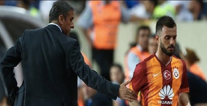 Türk Telekom Arena'da 
Emre Çolak'a büyük protesto