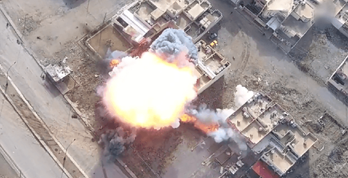 Flaş iddia: ABD uçakları Musul'da çoğu sivil 200 kişiyi vurdu