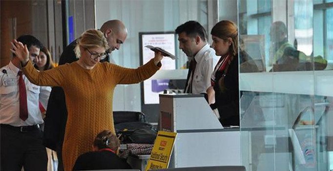 İngiliz havayolu şirketi elektronik eşya yasağını başlattı