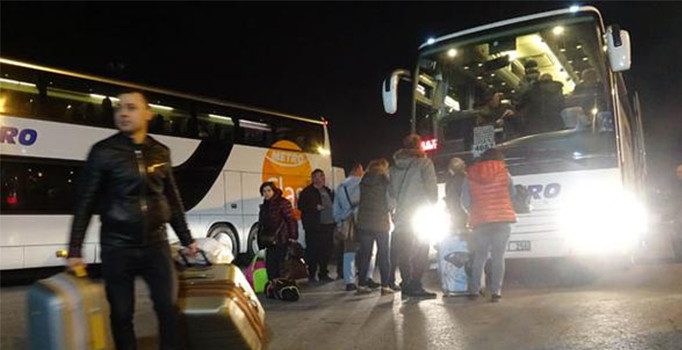 Türkler yol kesmelere rağmen Bulgaristan'a akın etti