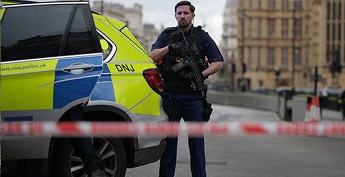 İngiltere'de terör operasyonu başladı | Son dakika haberleri