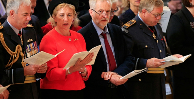 İşçi Partisi'nin sosyalist lideri, İngiliz milli marşını okumadı