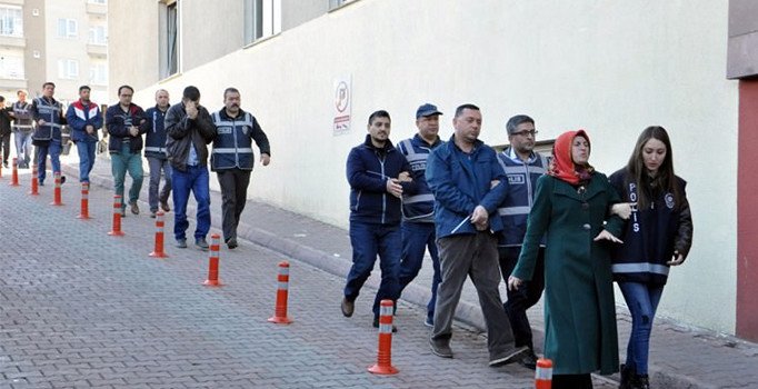 FETÖ'nün bilişim yapılanmasına operasyon: 20 yakalama