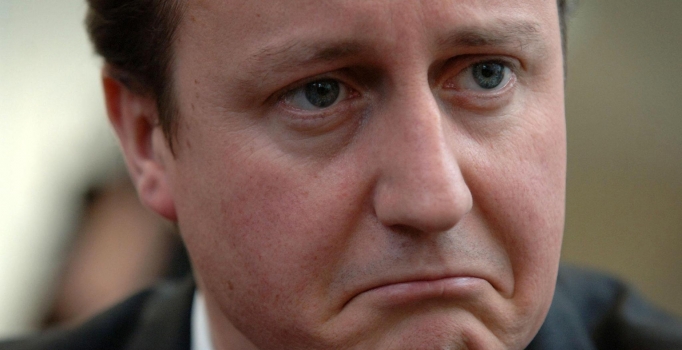 Cameron'a Twitter'dan 
Corbyn ayarı